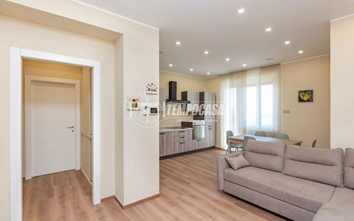 Appartamento quadrilocale in vendita in Piazza Kennedy, Fossano