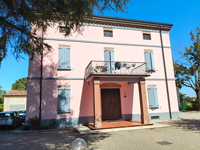 Casa trilocale in vendita in Via Scodoncello, Centro, Collecchio