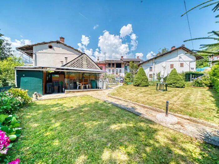 Appartamento con 6 locali in vendita in Borgata Freinetto, Coazze