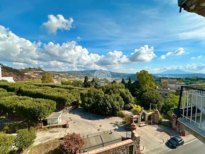 Appartamento trilocale in vendita in Via San Gennaro Agnano, Pozzuoli