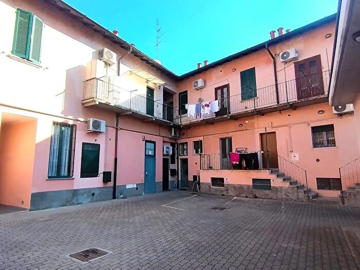 Appartamento bilocale in vendita in Via San Vittore, Locate Di Triulzi