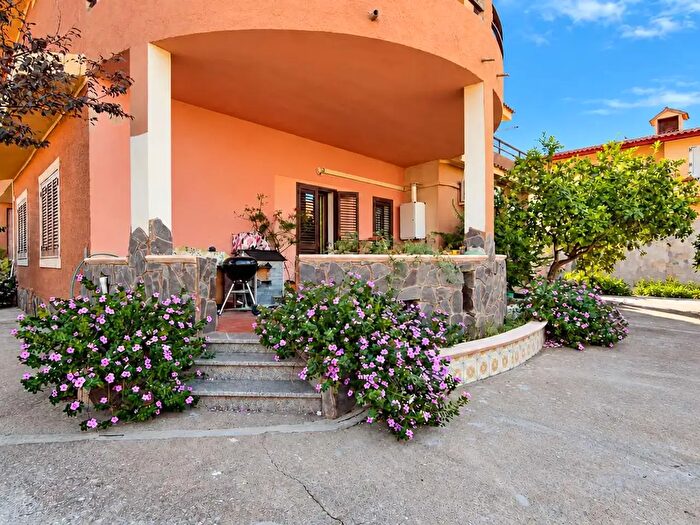 Appartamento trilocale in vendita in Via Sassari, Uta