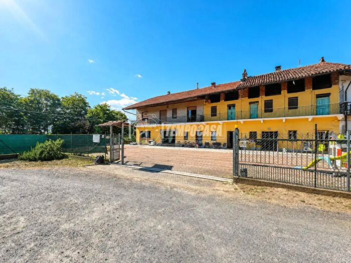 Casa con 9 locali in vendita in Via Canton Baudini, Rivarolo Canavese