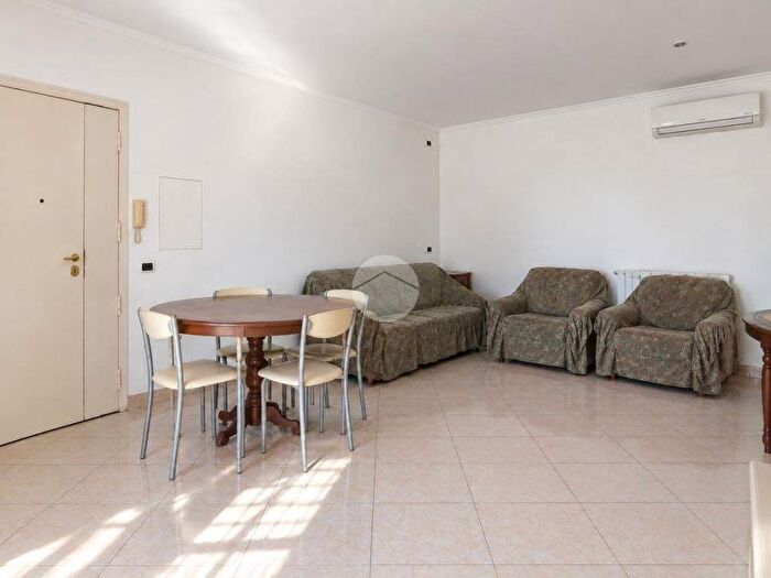 Appartamento trilocale in affitto in Via VINCENZIO SCALA, Arenella, Napoli