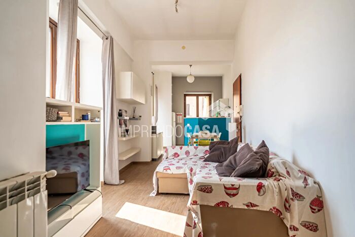 Appartamento trilocale in vendita in Via Castello, Palermo