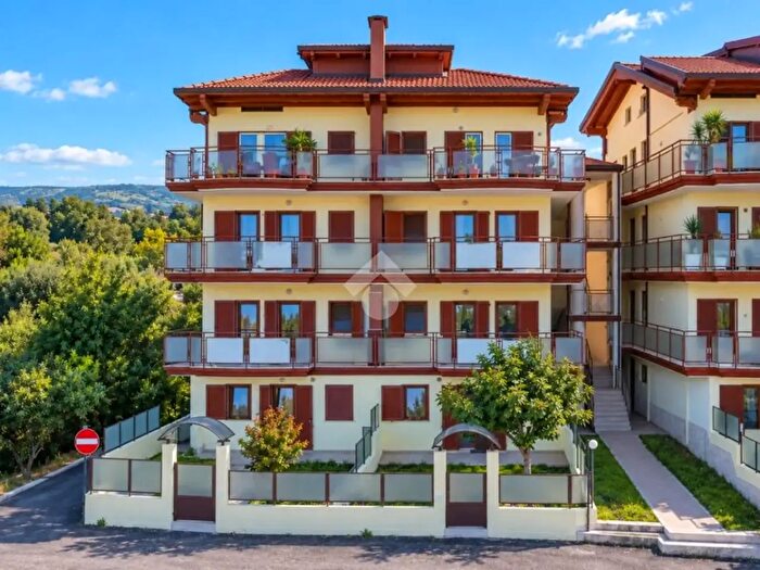 Appartamento con 5 locali in vendita in Via Fonte Ottone, Colonnella