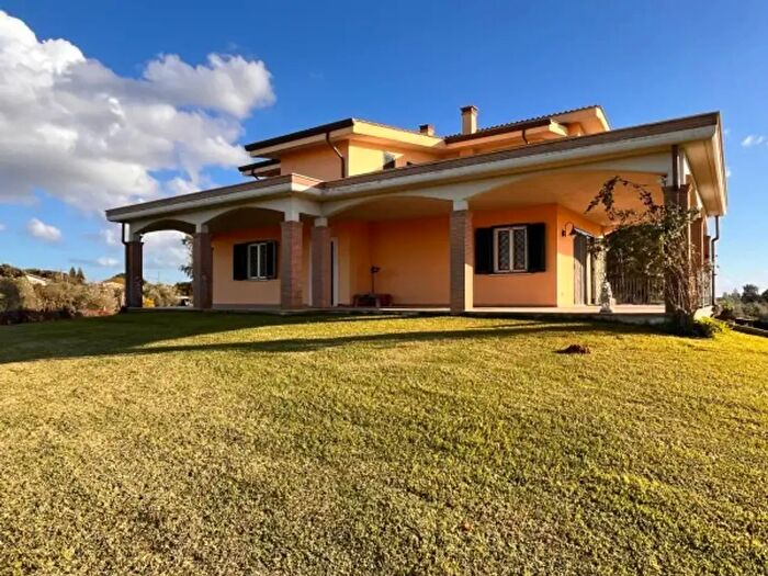 Casa con 6 locali in vendita in Via Rocca Priora, Nettuno