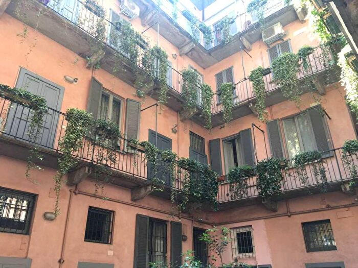 Appartamento bilocale in affitto in via Lanzone, SantAmbrogio, Milano