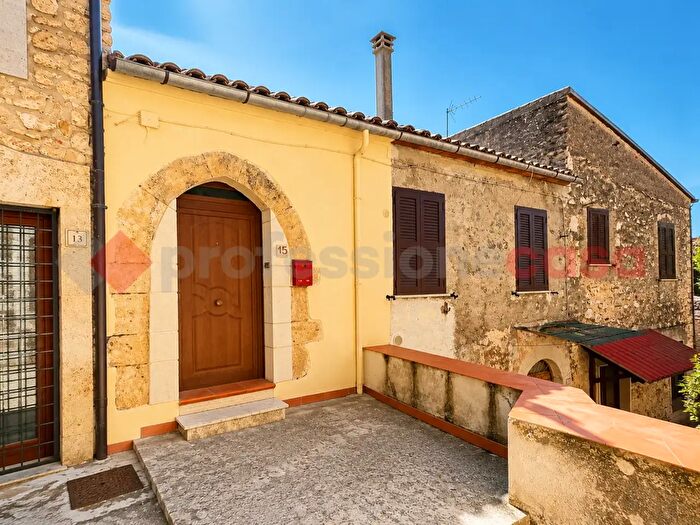 Appartamento quadrilocale in vendita in Via S Lucia, Alatri