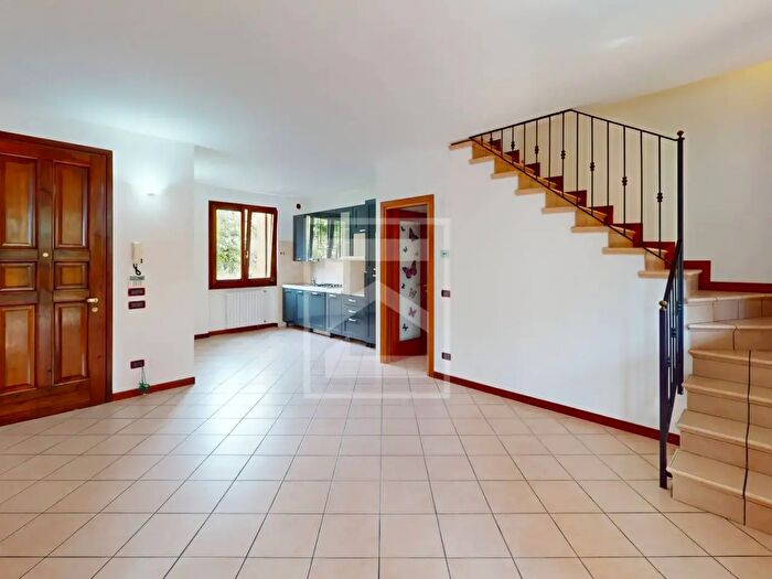 Casa quadrilocale in vendita in Via dei Prati, Polpenazze