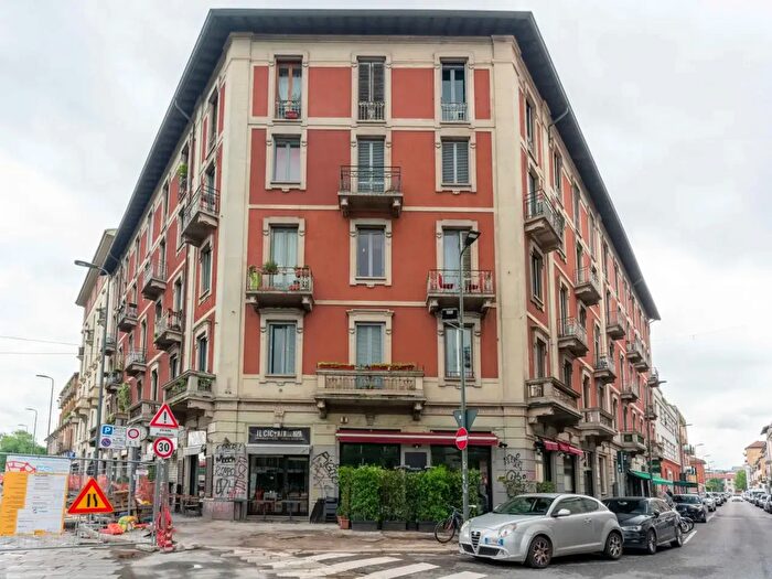 Appartamento trilocale in affitto in Via Elia Lombardini, Milano
