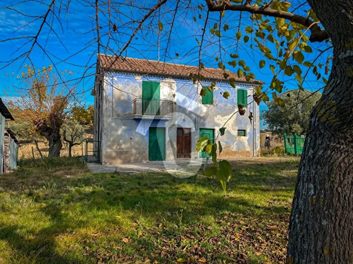 Casa quadrilocale in vendita in Belvedere Ostrense