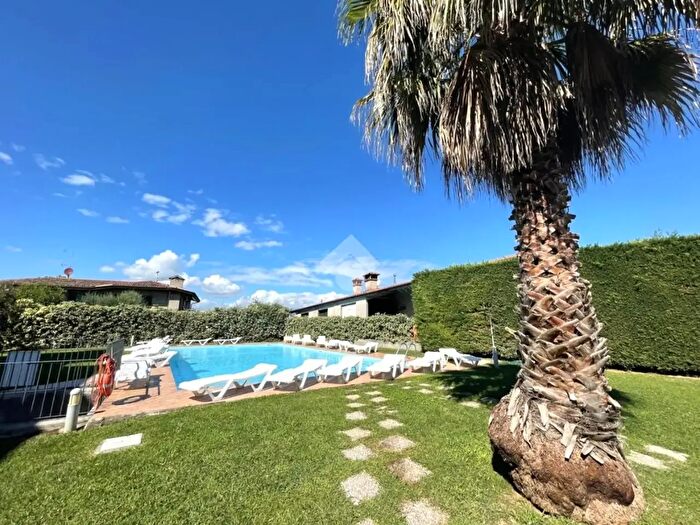 Appartamento bilocale in affitto in Via Barcuzzi, Lonato del Garda