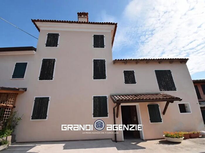 Casa quadrilocale in vendita in Via Santo Stefano, Istrana