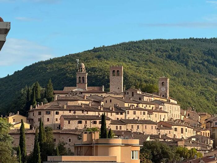 Appartamento quadrilocale in vendita in Via Marche, Nocera Umbra