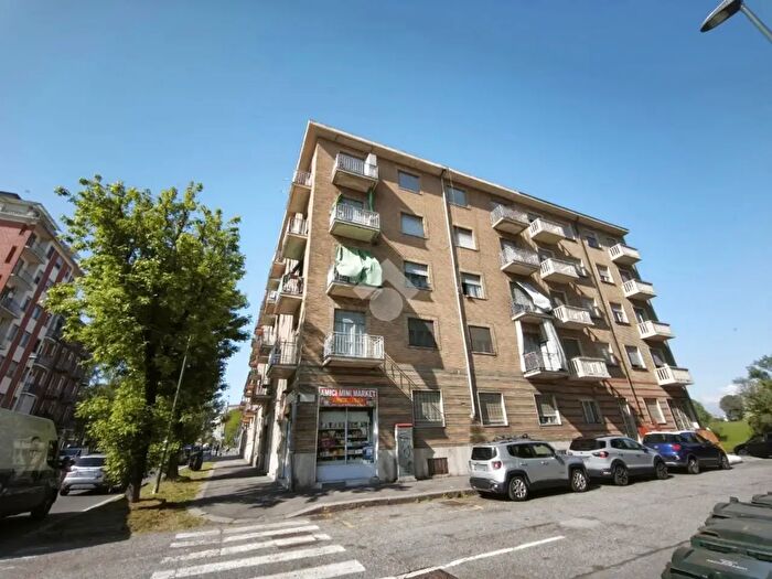 Appartamento bilocale in vendita in Strada Settimo, Torino