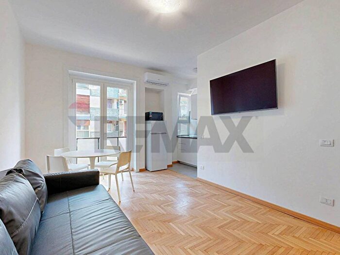 Appartamento monolocale in affitto in Via Lorenteggio, Giambellino, Milano
