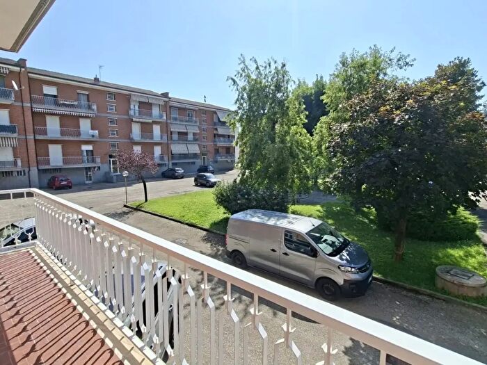 Appartamento quadrilocale in affitto in Via Bubbio, Alba