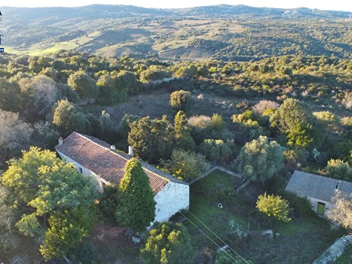 Casa quadrilocale in vendita in Loc Giacumoni, Luogosanto