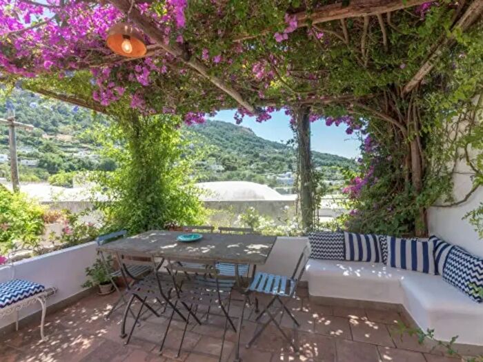 Appartamento quadrilocale in vendita in Anacapri