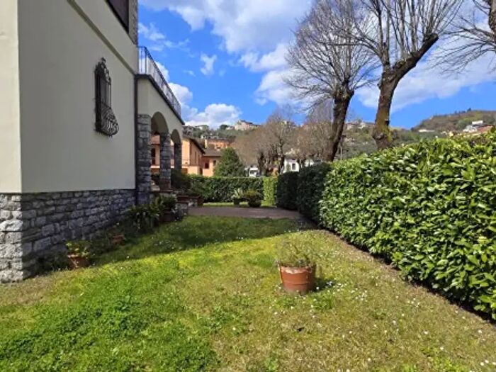 Casa con 6 locali in vendita in Borgo A Mozzano