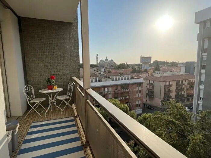 Appartamento con 5 locali in vendita in Via Pier Paolo Vergerio, Padova
