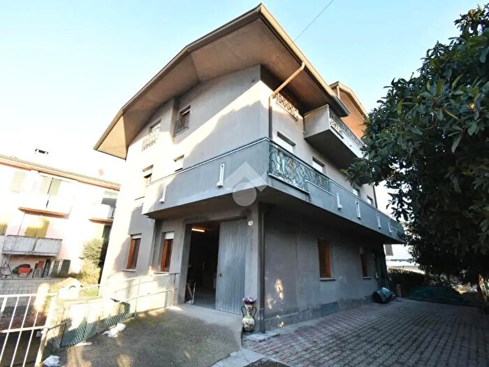 Appartamento quadrilocale in vendita in Via Silvio Pellico, Savignano Sul Rubicone