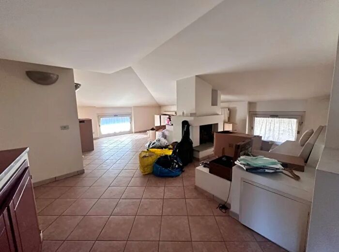 Appartamento quadrilocale in vendita in Largo Angelo Magnani Vedano Olona Va Italia, Vedano Olona