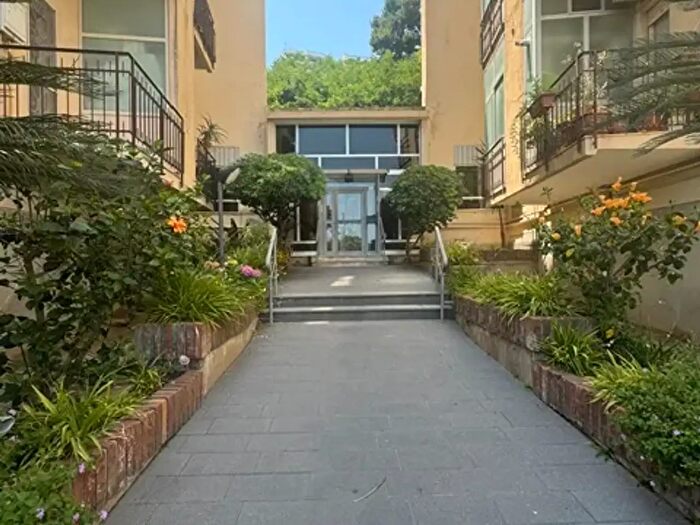 Appartamento con 5 locali in vendita in Via Consolare Pompea, Messina