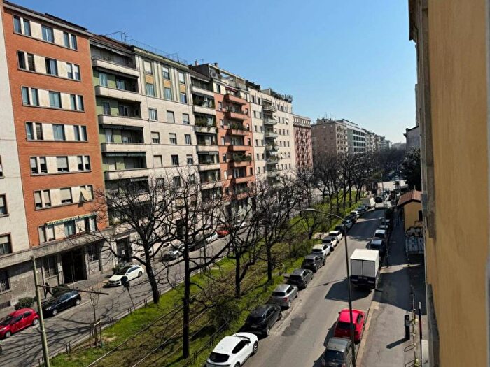 Appartamento bilocale in affitto in Via Paolo Frisi, Porta Venezia, Milano