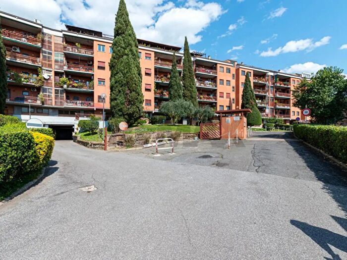 Appartamento trilocale in vendita in Via dei Martiri Portuensi, Roma