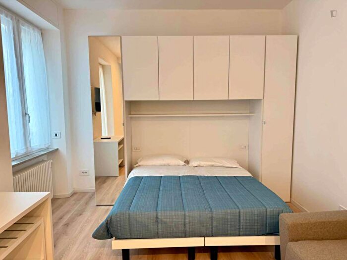 Appartamento bilocale in affitto in Via Nino Bixio, Piave Tricolore, Milano