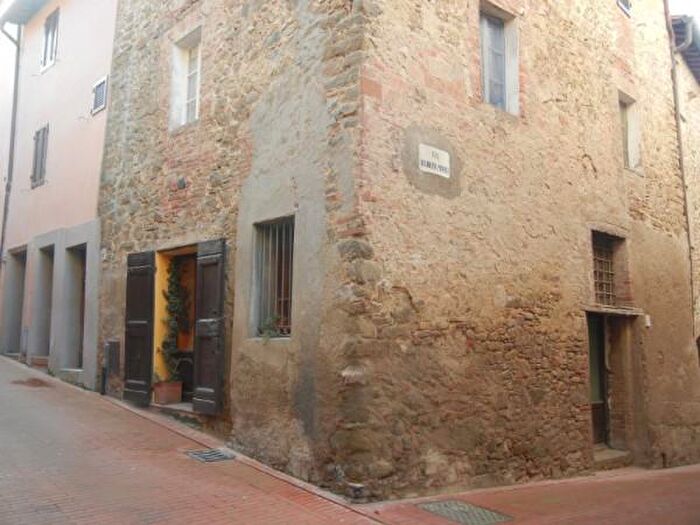 Appartamento trilocale in vendita in Paciano