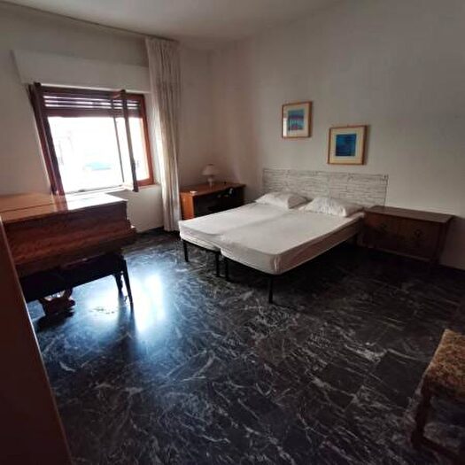 Appartamento trilocale in affitto in Via Barletta, Catanzaro