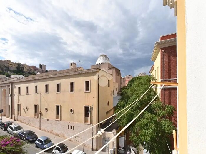 Appartamento con 5 locali in vendita in Via Garibaldi, Cagliari