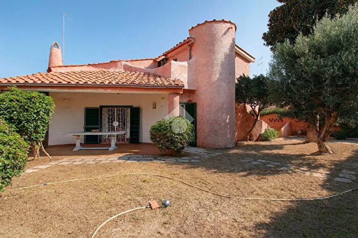 Casa quadrilocale in vendita in Viale Colle Romito, Ardea