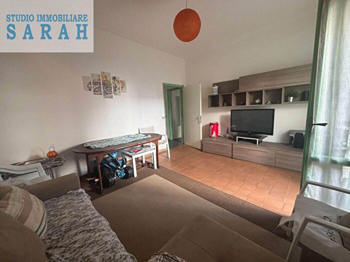 Appartamento con 5 locali in vendita in Via Maroncelli, Viareggio