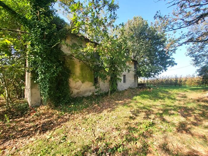 Casa con 6 locali in vendita in Via Chiesa, Ferrara