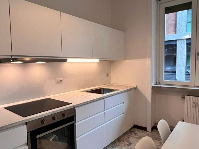 Appartamento trilocale in affitto in Via Cardinale Ascanio Sforza, Ascanio Sforza, Milano