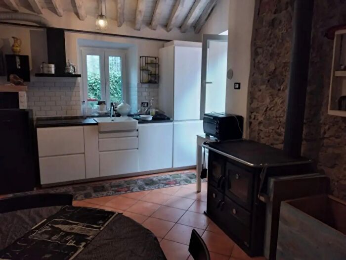 Casa quadrilocale in vendita in Castelpoggio Ms, Carrara