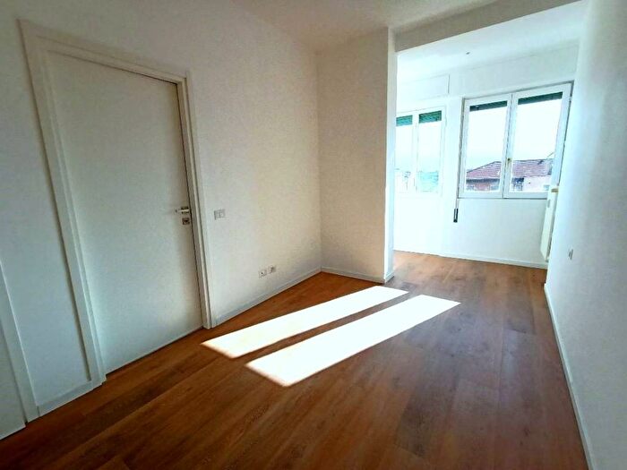 Casa bilocale in affitto in Largo dei Gelsomini, Giambellino, Milano