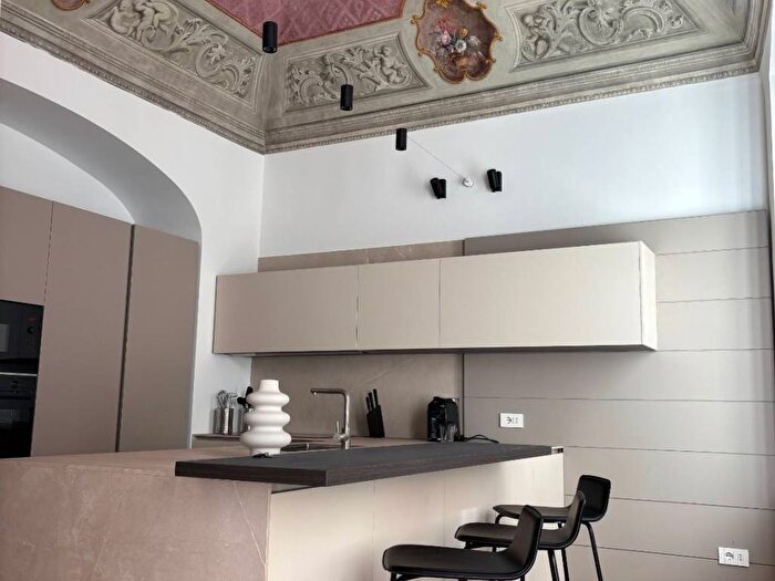 Appartamento con 5 locali in affitto in Centro Storico, Parma