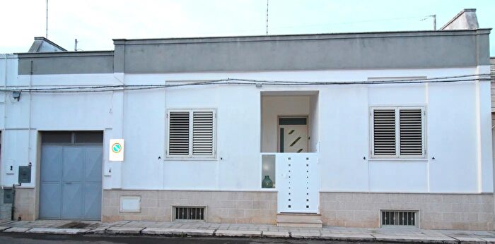 Casa trilocale in vendita in Via Isonzo, Casamassima