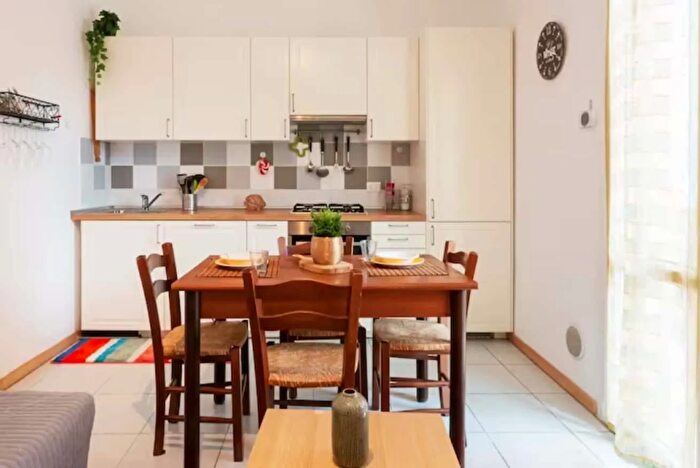 Appartamento monolocale in affitto in Via San Faustino, Milano