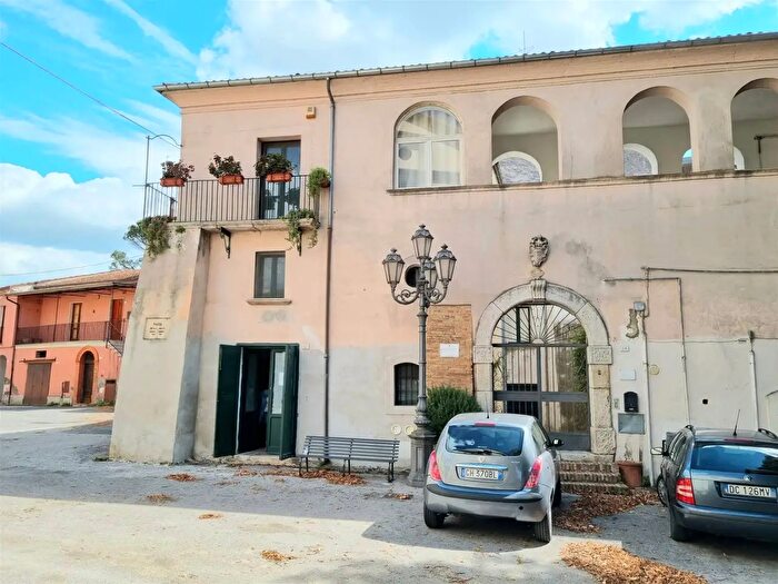 Appartamento quadrilocale in affitto in Piazza Nicola Grillo, Prata Di Principato Ultra