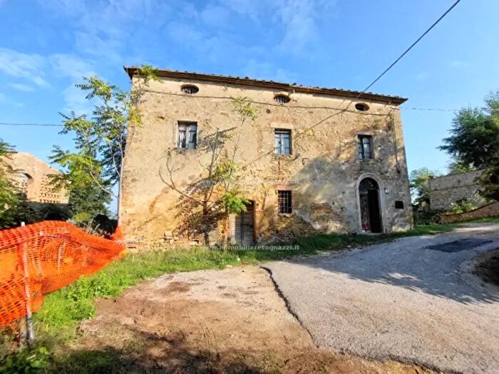 Casa con 6 locali in vendita in Zona Campagna, Poggibonsi