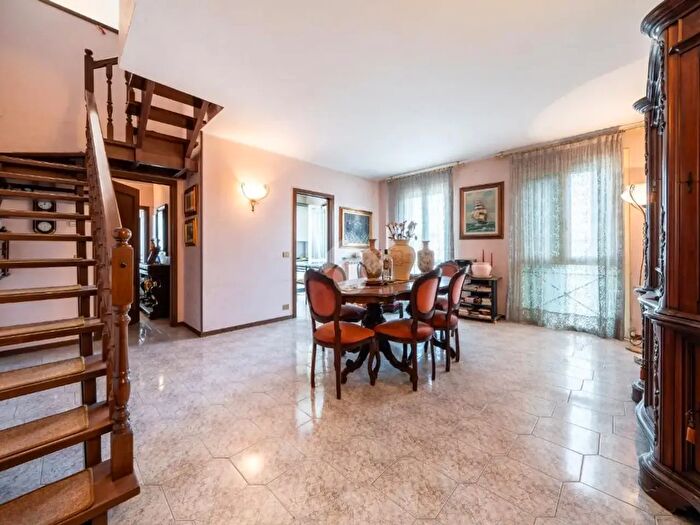 Appartamento con 5 locali in vendita in Via Gioacchino Rossini, Campogalliano