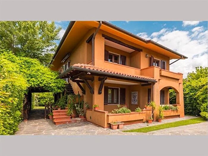 Casa in vendita in Forte Dei Marmi