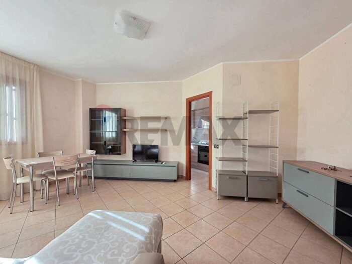 Appartamento trilocale in affitto in largo delle vittime delle Foibe, Centro, Cosenza