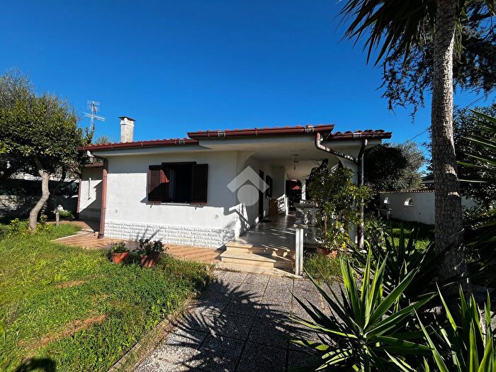 Casa quadrilocale in vendita in Via Mirabella, Nettuno